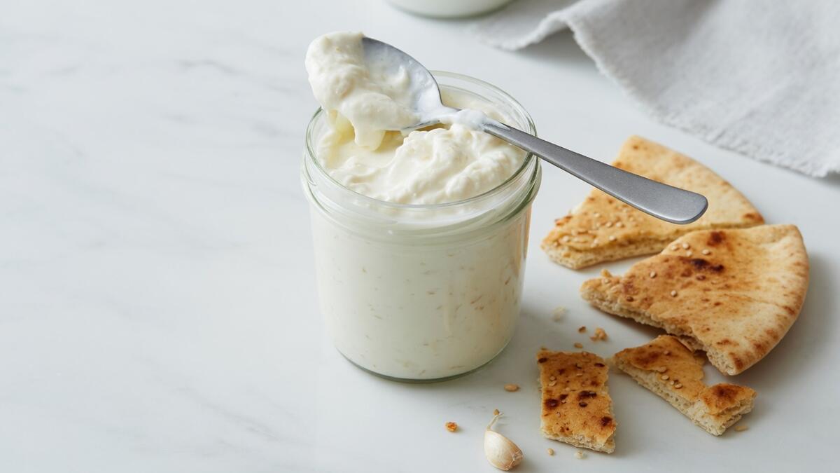 Garlic sauce (toum) for shawarma at home